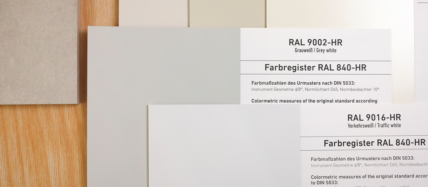 RAL 840-HR Farbregisterkarte 
RAL 840-HR Primary standard card