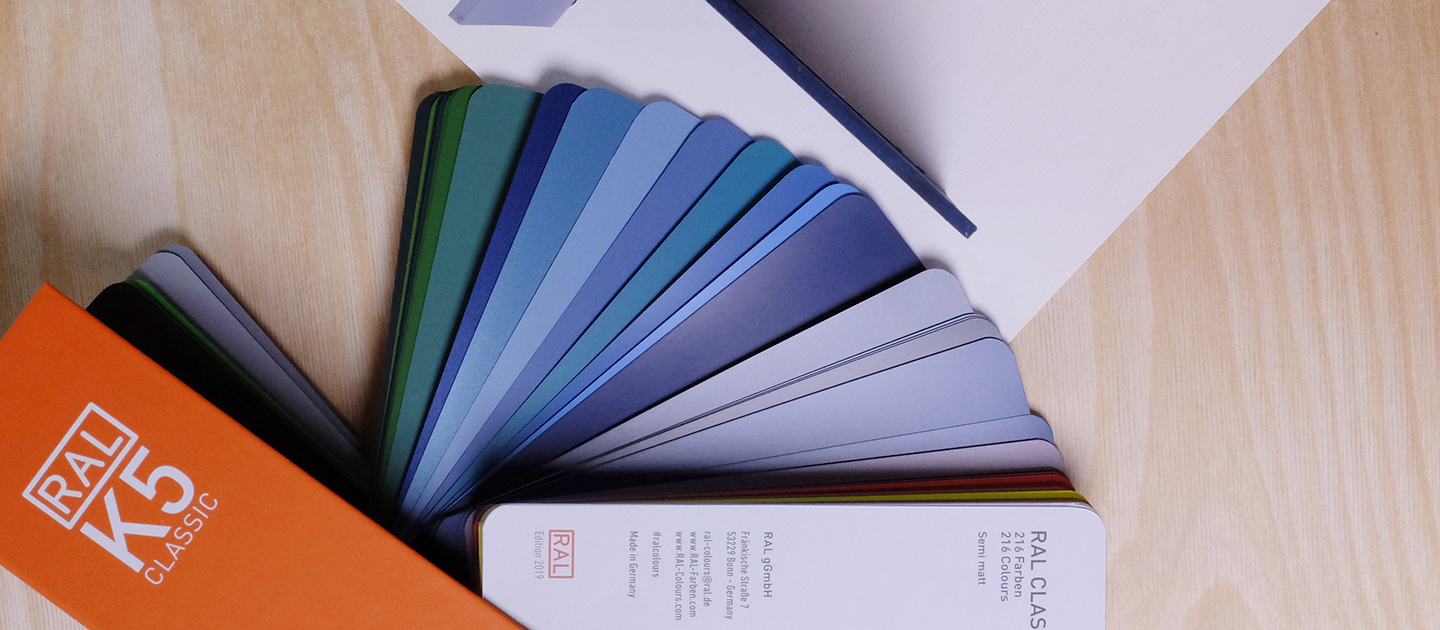 Ral K5 Klassisch Semi-Matt Guide Neu Alle der Farben auf 150x50mm Seiten 